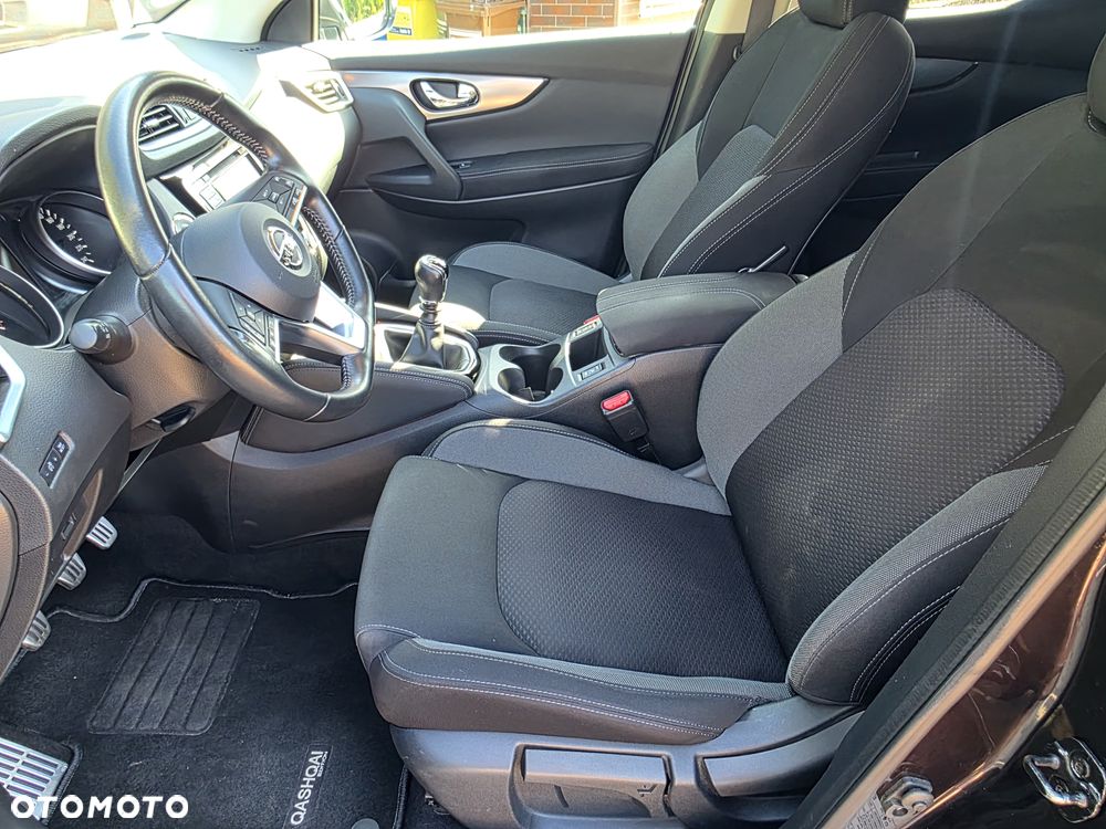Nissan Qashqai 1.6 DIG-T N-Connecta - 9