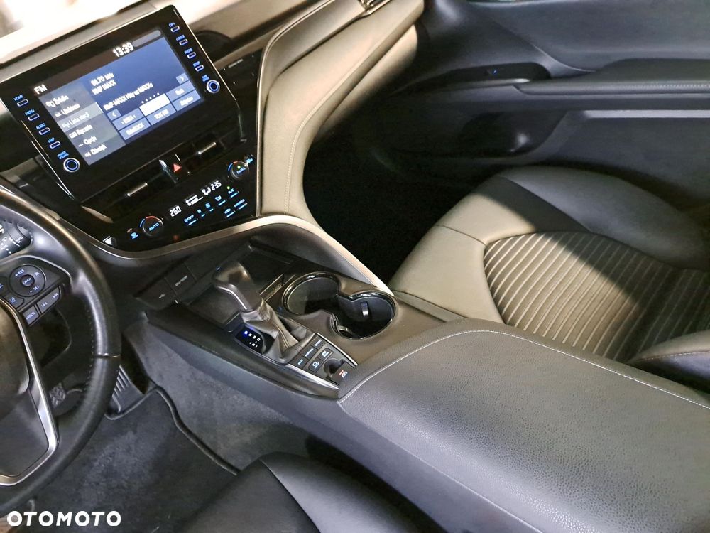 Toyota Camry 2.5 Hybrid Prestige CVT - 29