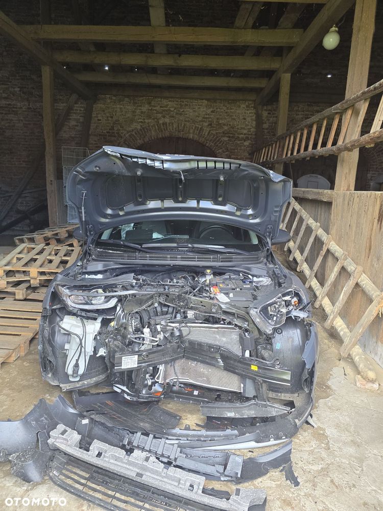 Kia Stonic 1.2 L - 6