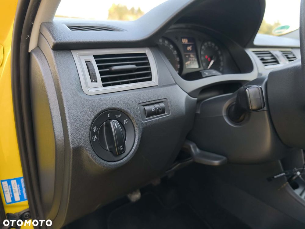 Skoda RAPID 1.6 TDI Cool Edition - 31