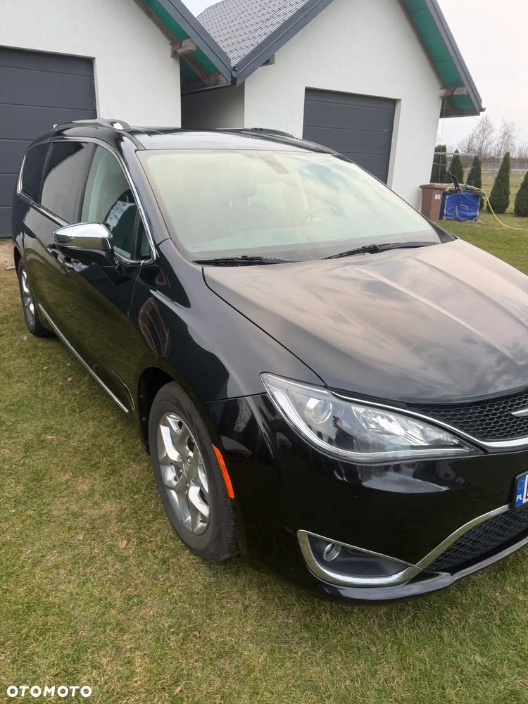 Chrysler Pacifica - 23