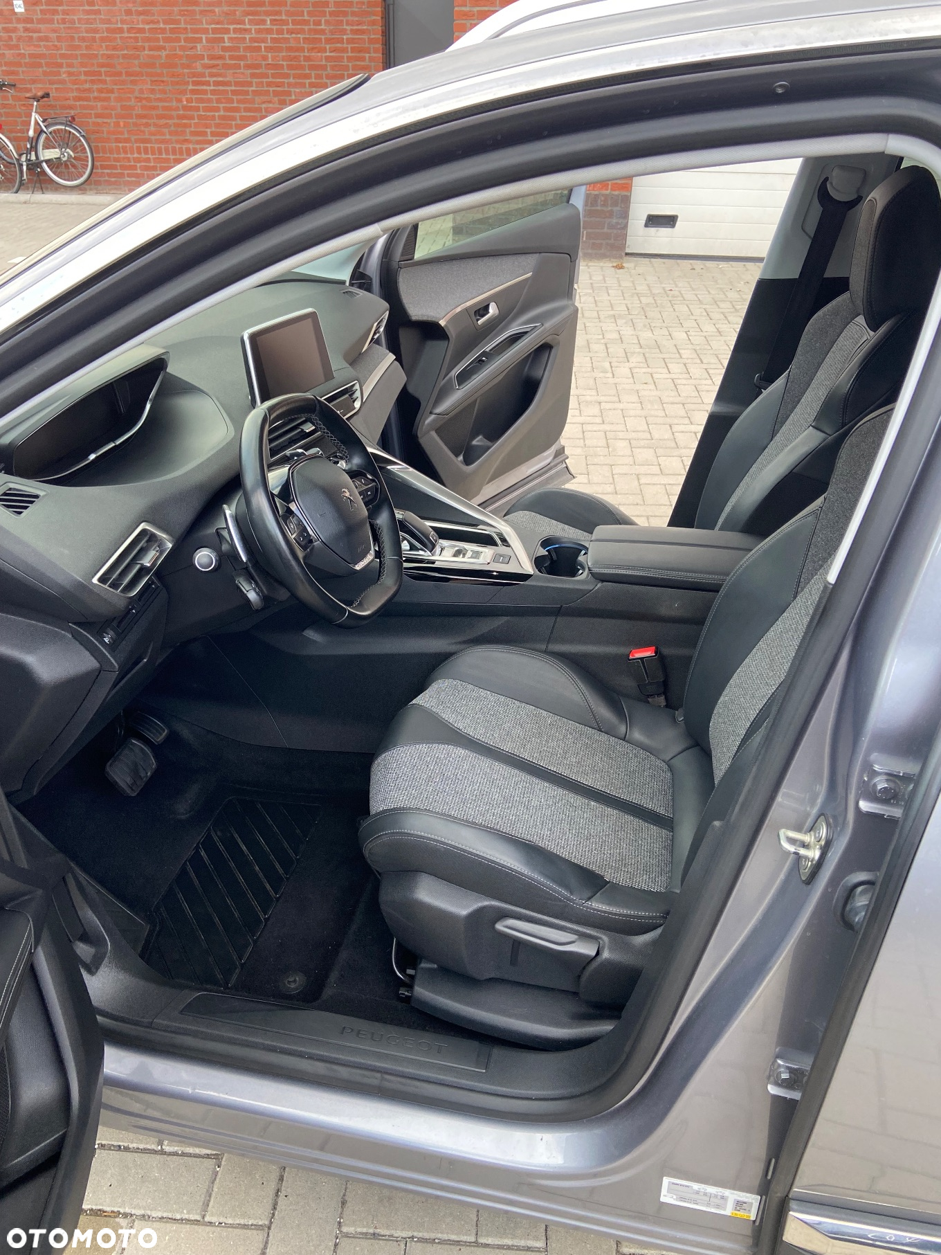 Peugeot 3008 1.2 PureTech GPF Active S&S EAT8 - 16