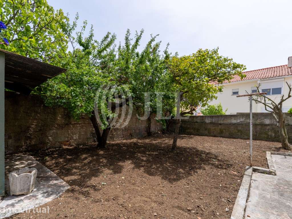 Moradia T2 para renovação total, em Sassoeiros, Carcavelos - Grande imagem: 4/9