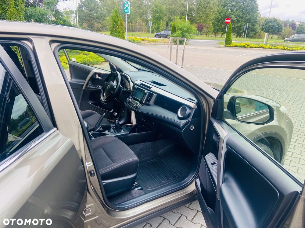 Toyota RAV4 2.0 D-4D Premium 4x2 - 12