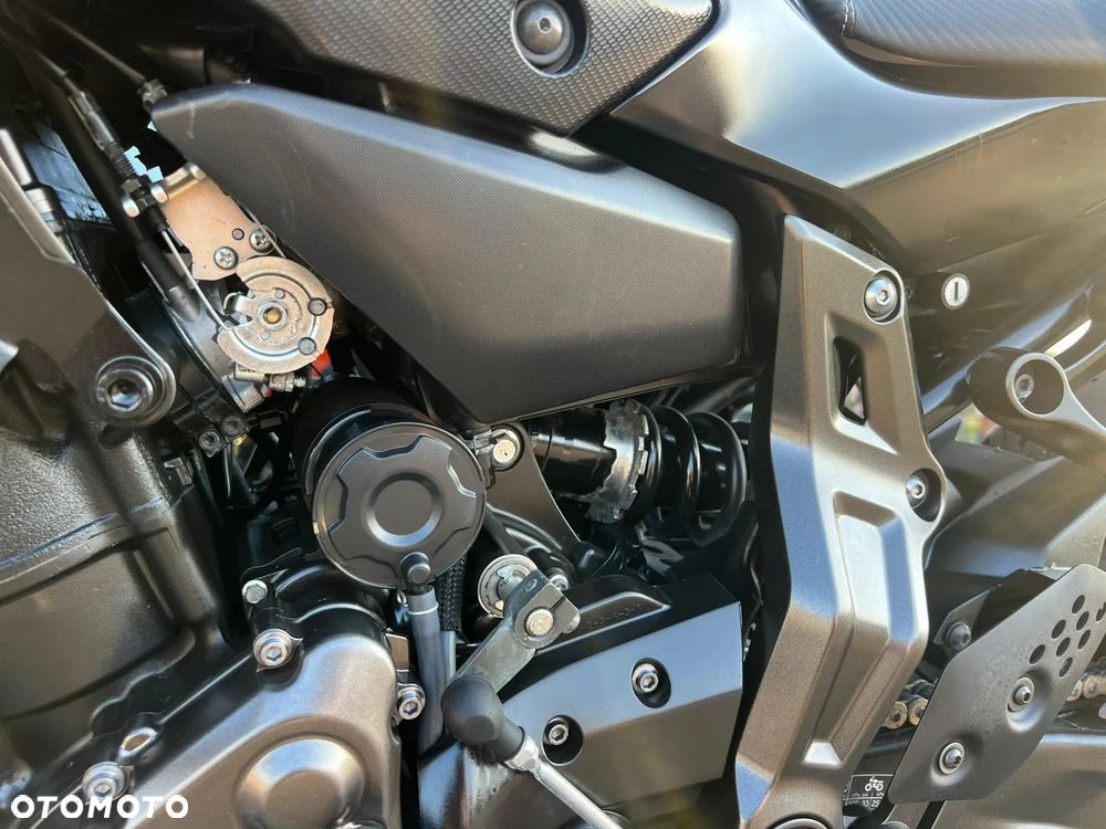Yamaha MT - 40
