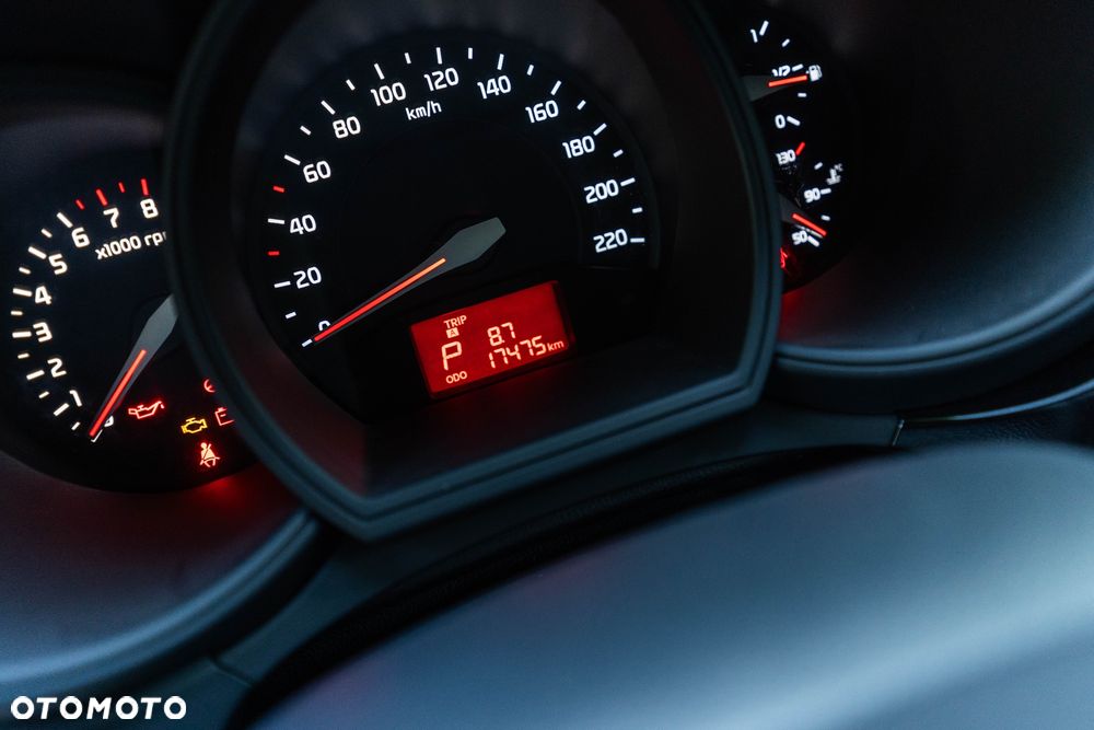 Kia Rio 1.4 L - 18