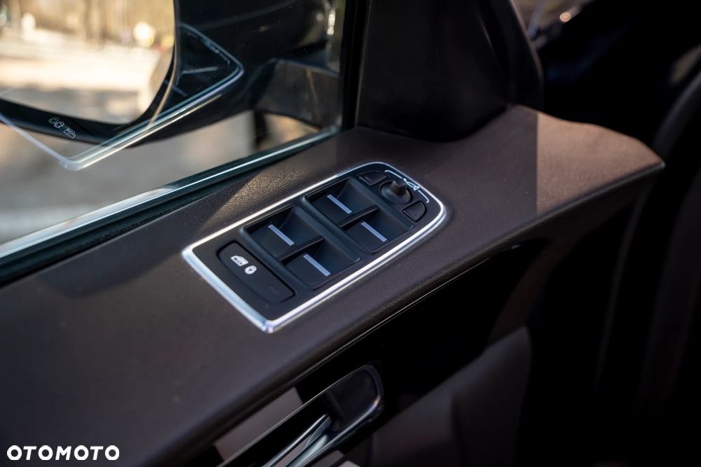 Jaguar F-Pace 30d AWD 300 Sport - 24