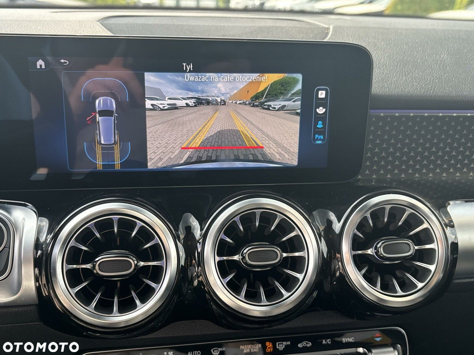 Mercedes-Benz GLB 200 Progressive 7G-DCT - 27