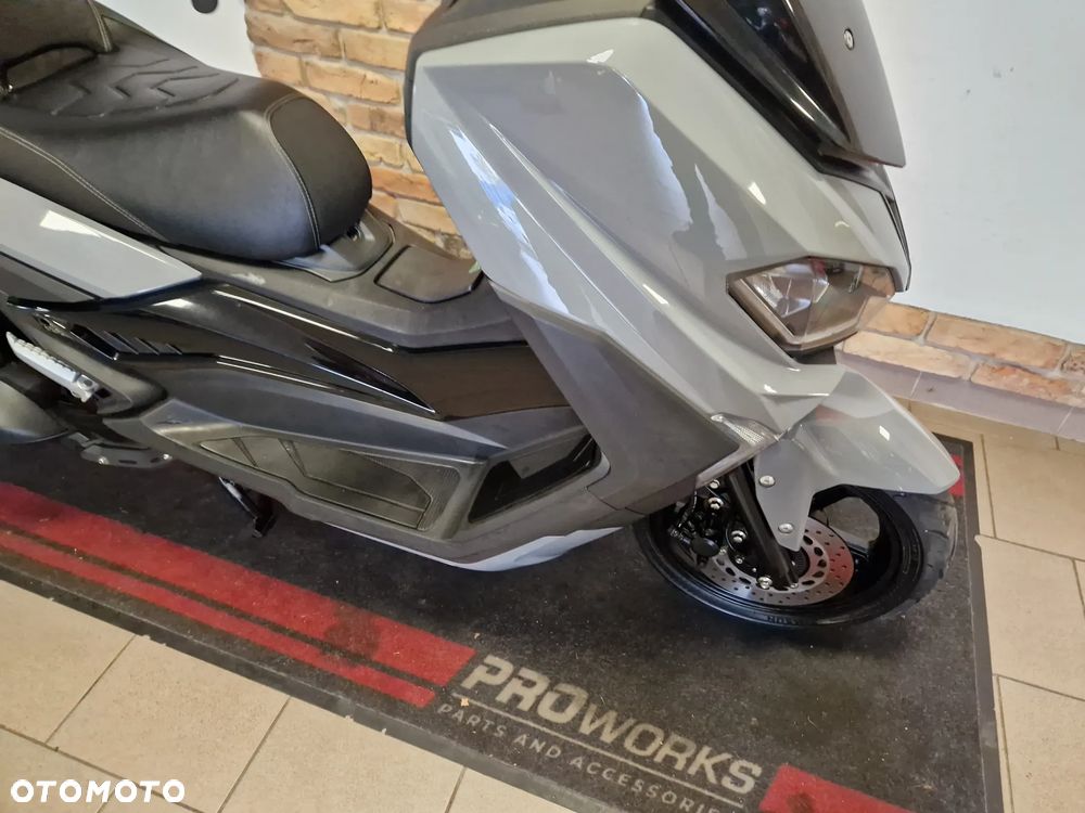 Yamaha NMAX - 33
