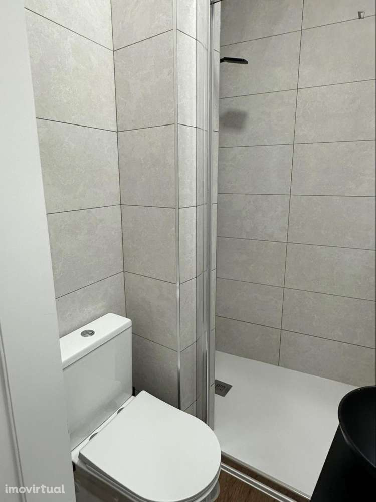 Quarto - localizado em Pedrouços Porto - Grande imagem: 2/13