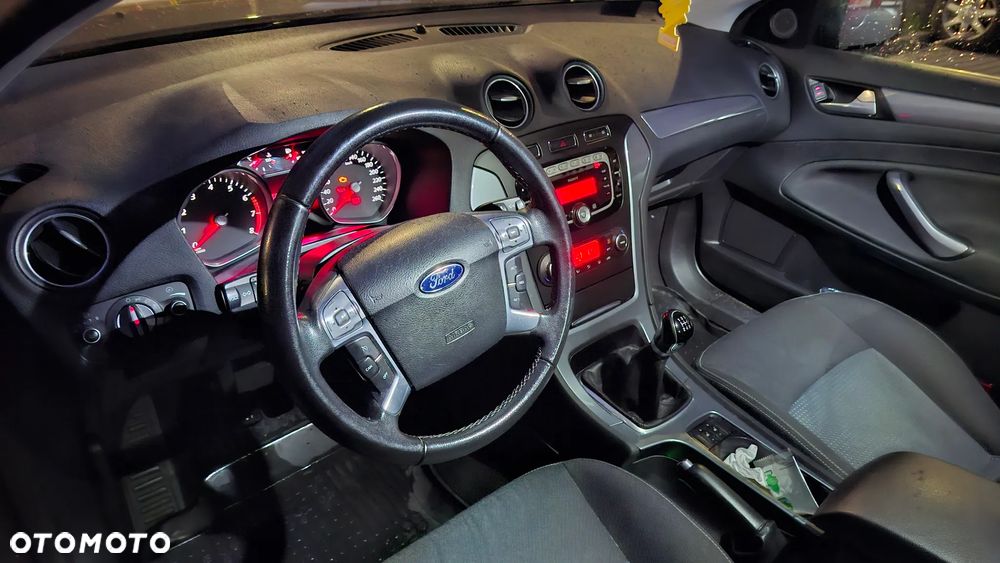 Ford Mondeo Turnier 2.0 Trend - 3