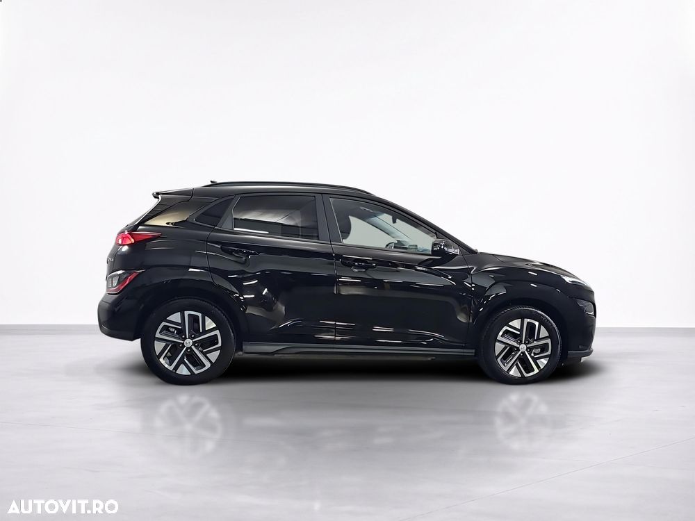 Hyundai KONA - 7