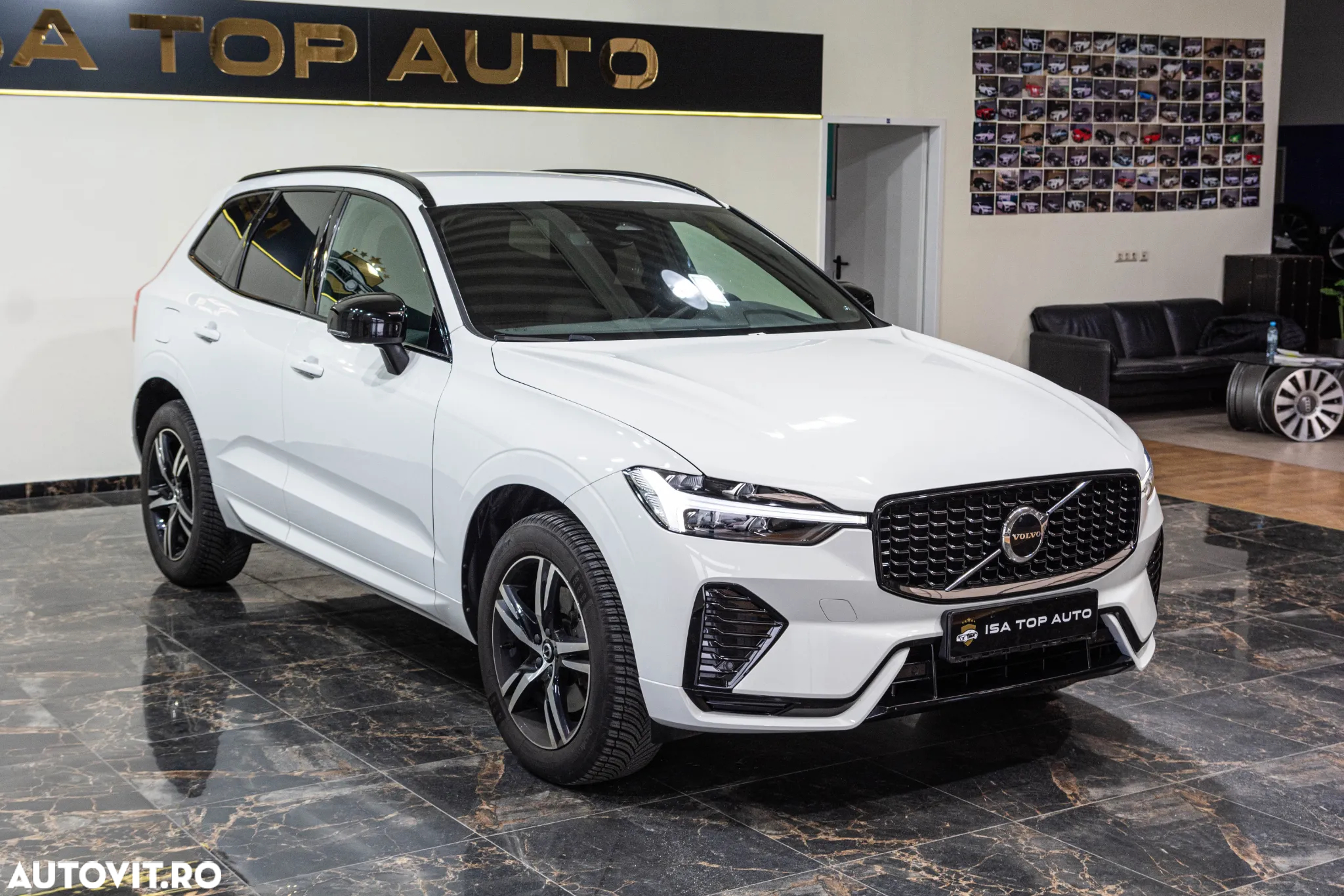 Volvo XC 60 B4 MHEV AT FWD Plus Dark - 11
