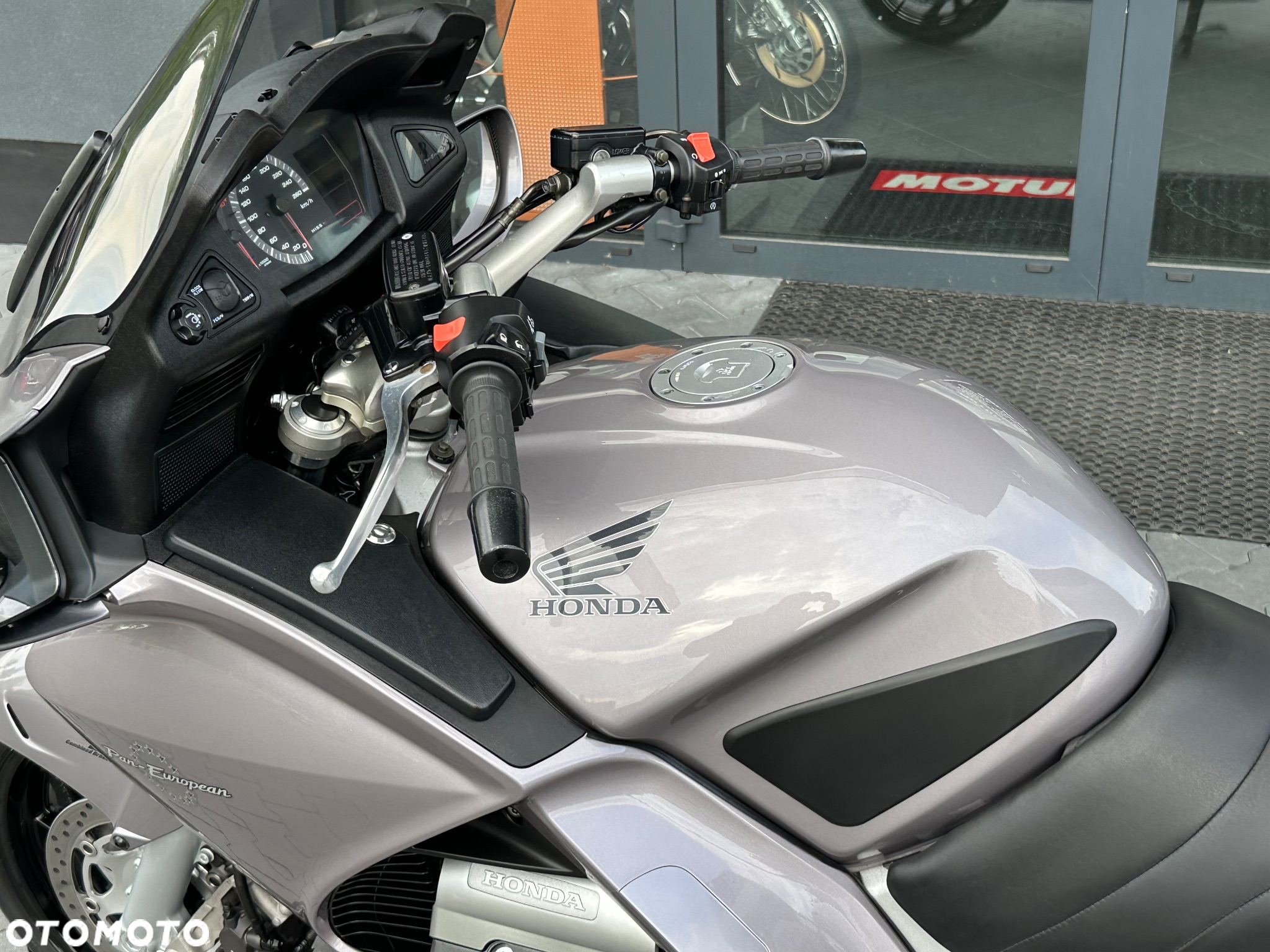 Honda ST - 35