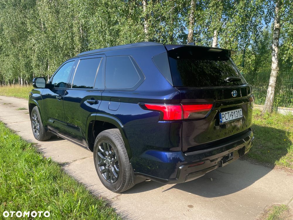 Toyota Sequoia - 6