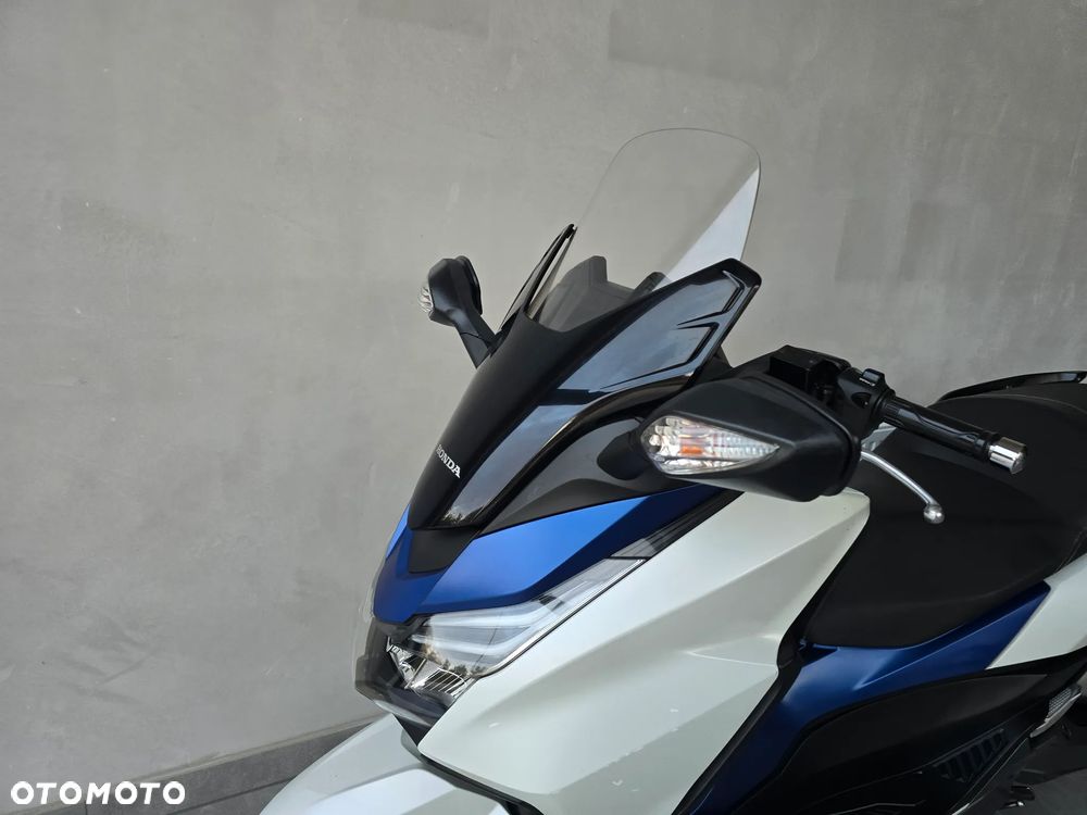 Honda NSS - 17