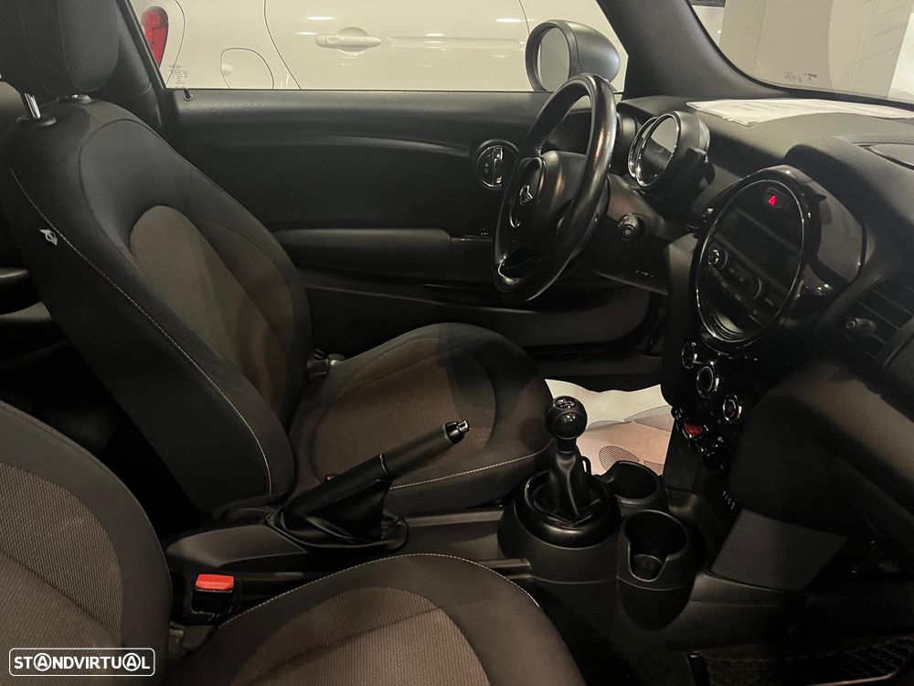 MINI 3 Portas One - 16