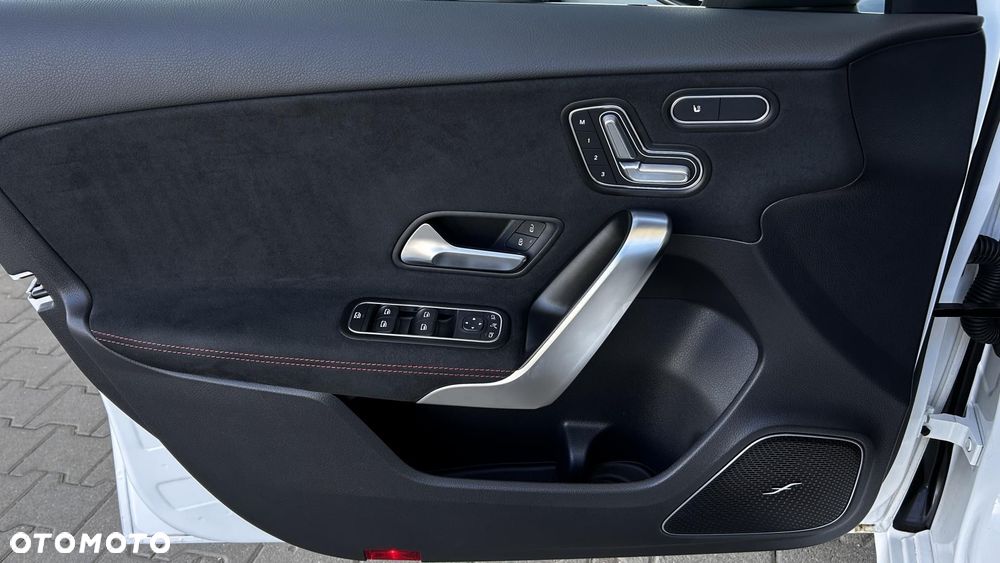Mercedes-Benz Klasa A 220 4-Matic AMG Line 8G-DCT - 10