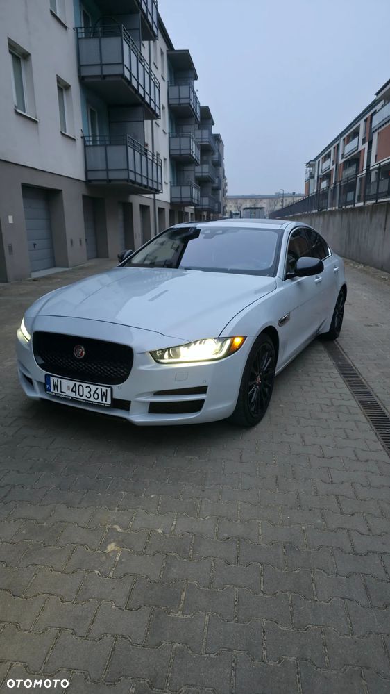 Jaguar XE S - 17