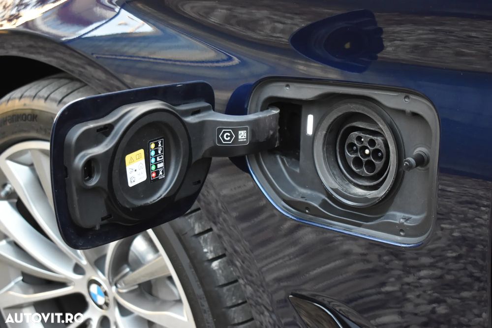 BMW Seria 5 530e Aut. Luxury Line - 18