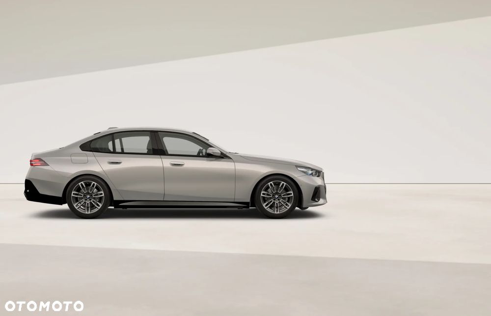 BMW Seria 5 520d xDrive mHEV M Sport - 4