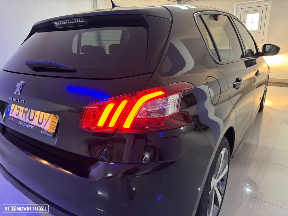 Peugeot 308 1.6 BlueHDi Allure J17 - 30