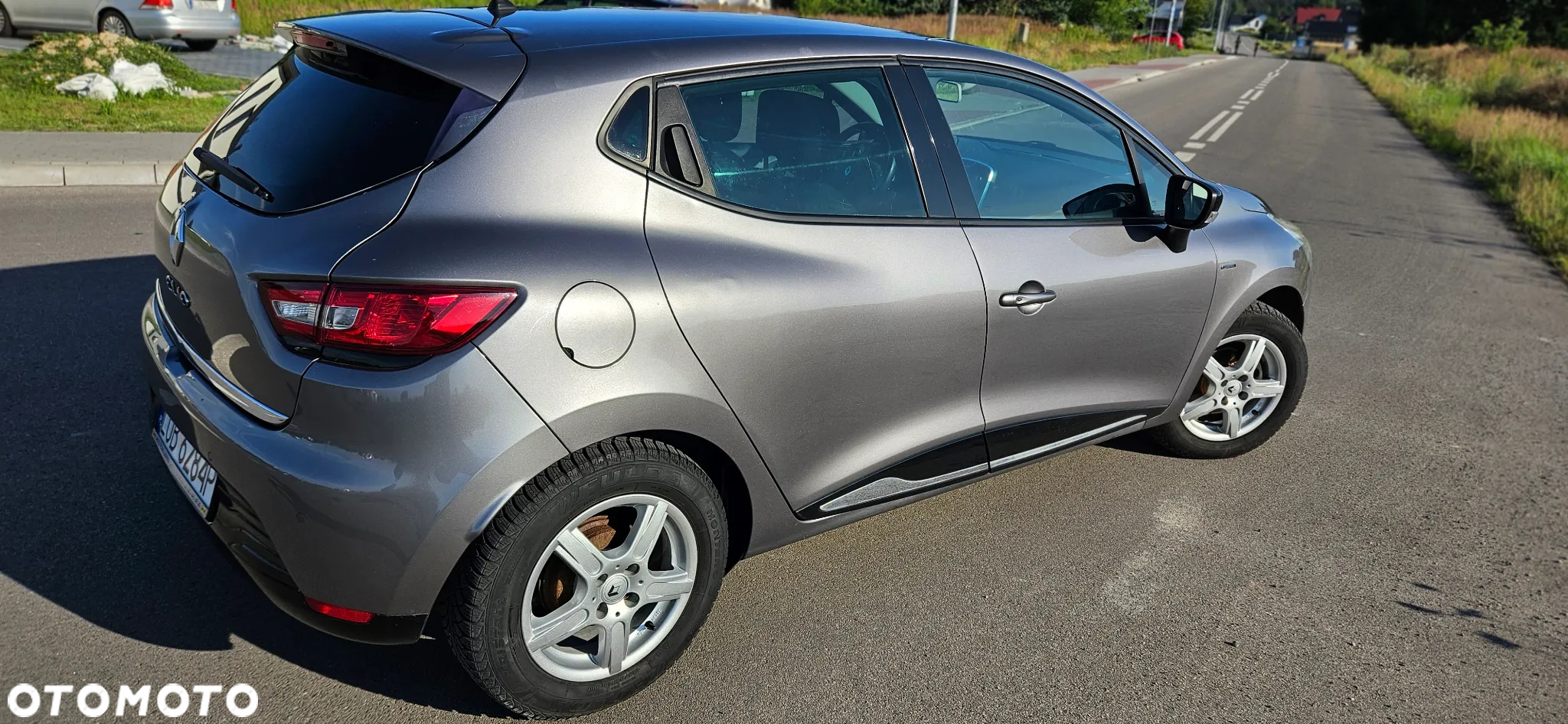 Renault Clio 1.2 16V 75 Limited - 19
