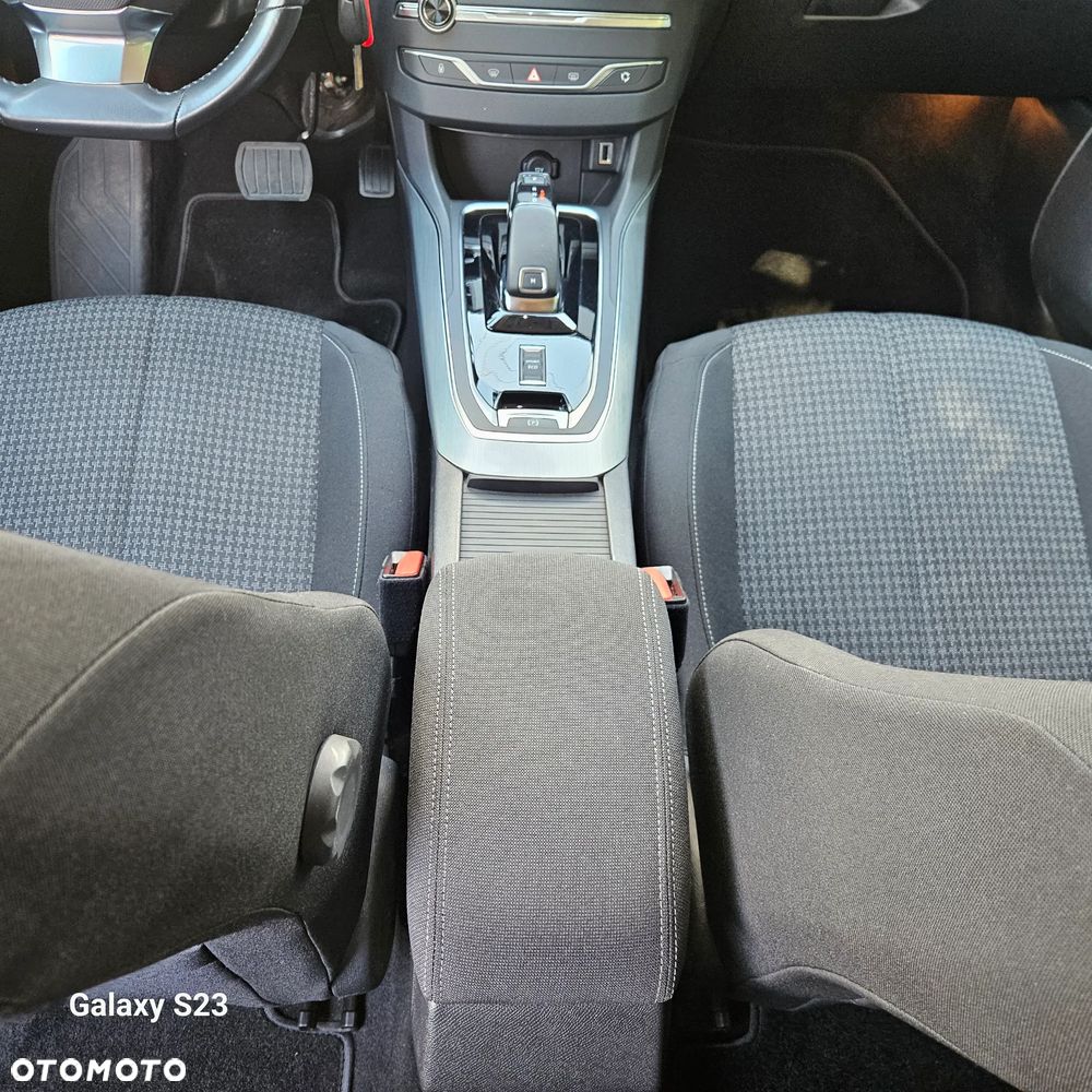 Peugeot 308 BlueHDi 130 EAT8 Allure - 20