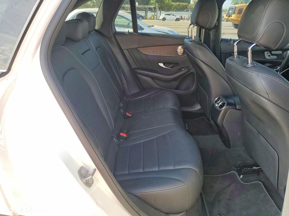 Mercedes-Benz GLC 300 4Matic 9G-TRONIC Exclusive - 10