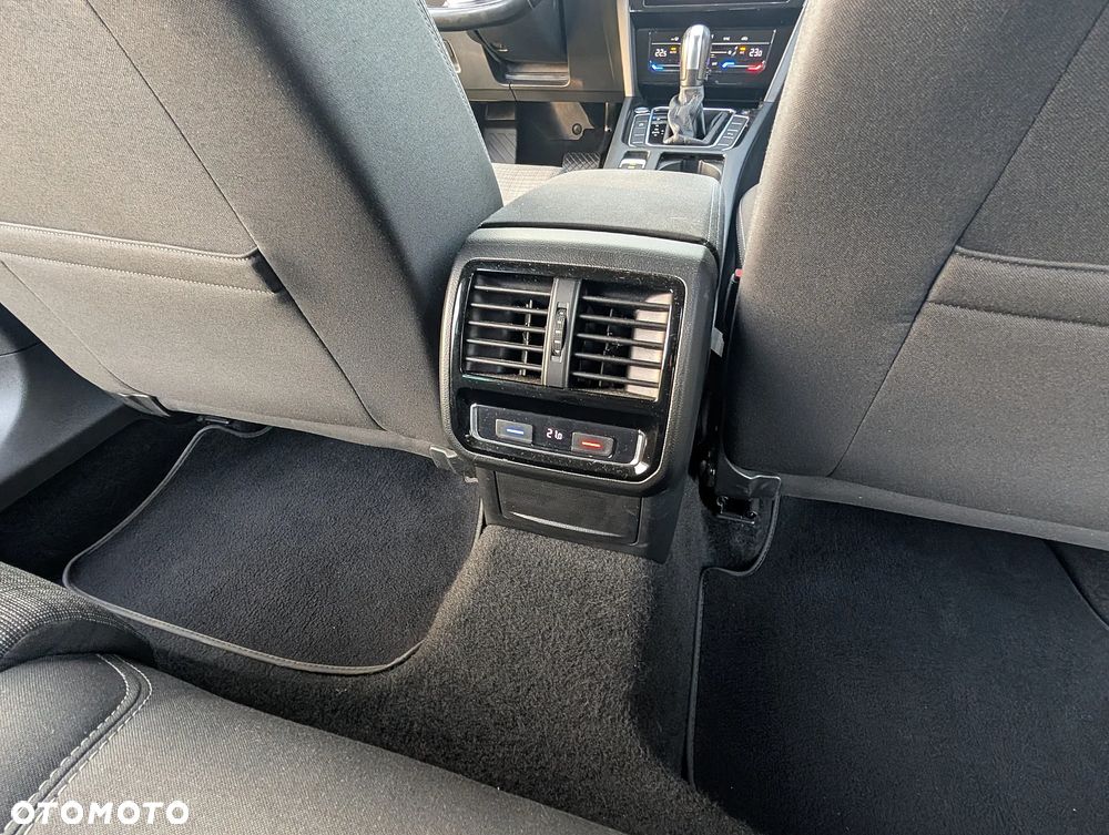 Volkswagen Passat 2.0 TDI SCR DSG - 28