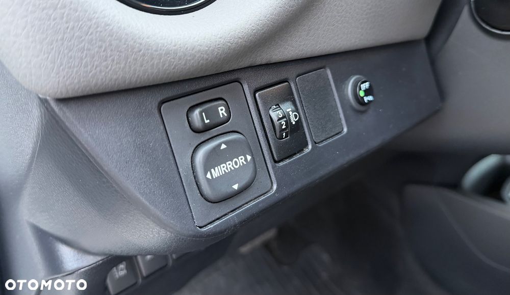 Toyota Yaris Hybrid 100 Premium - 30