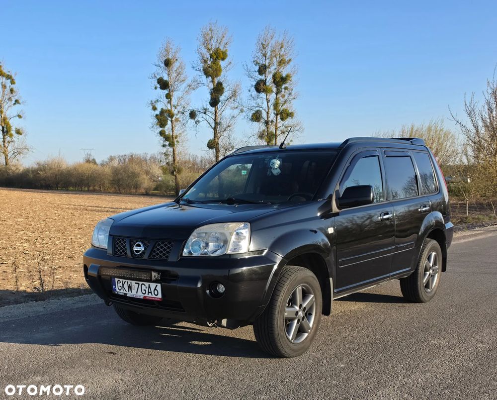 Nissan X-Trail 2.2 dCi 4x4 DPF Comfort - 4