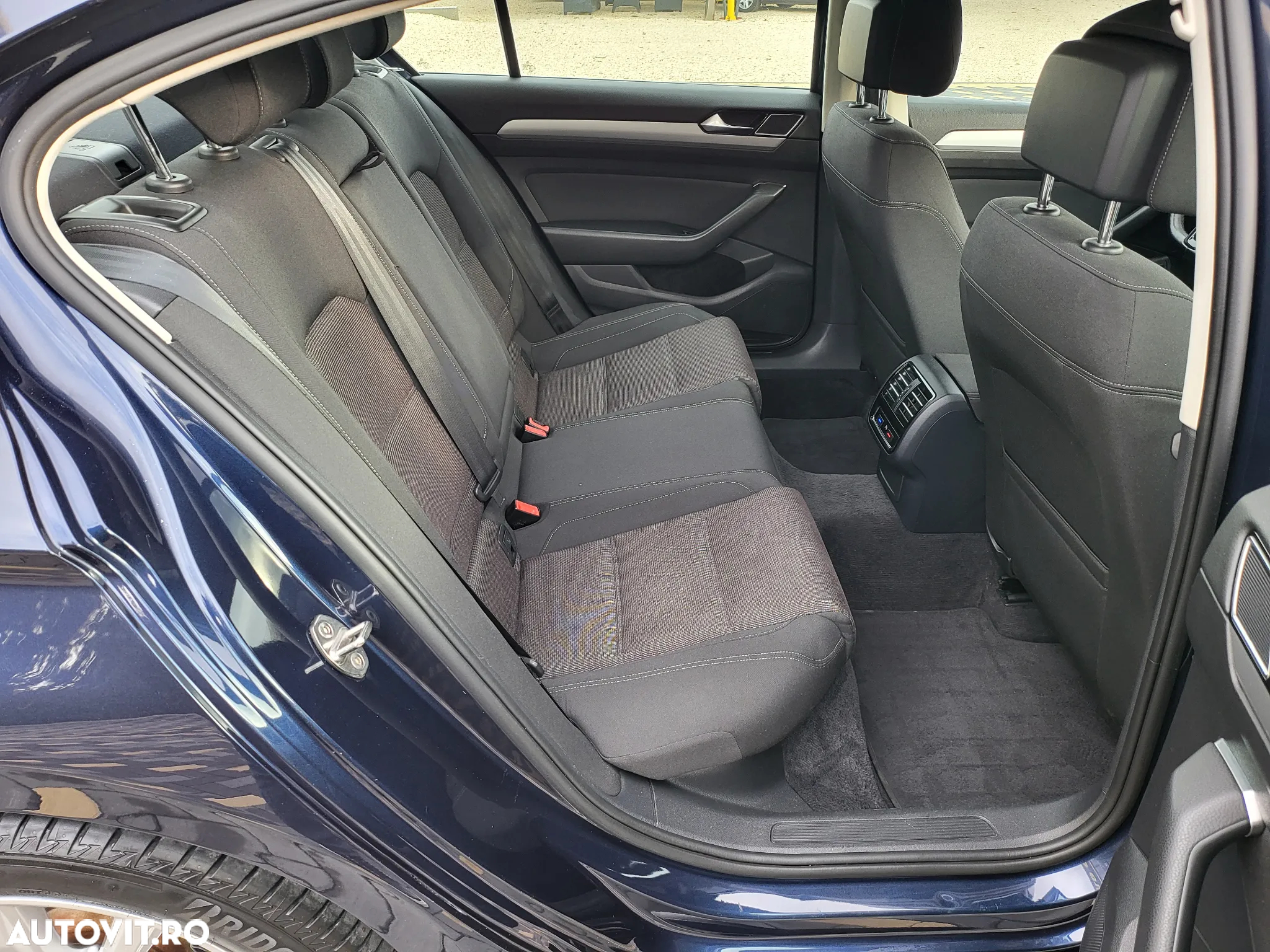 Volkswagen Passat 1.6 TDI (BlueMotion Technology) Comfortline - 12