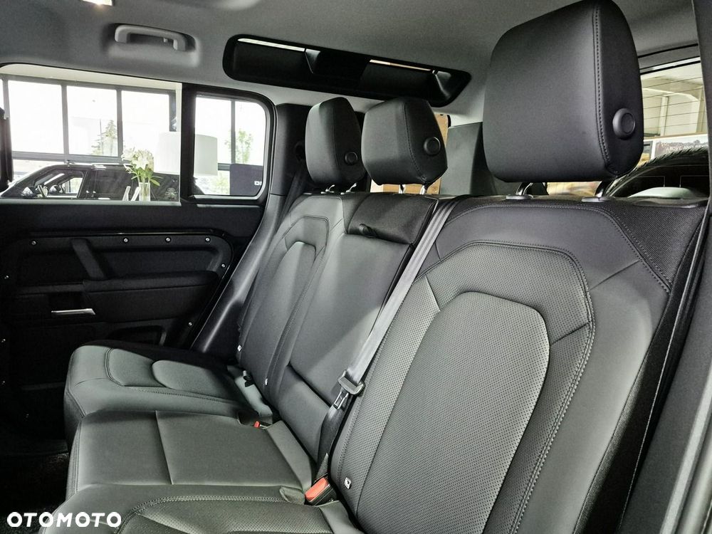 Land Rover Defender - 18