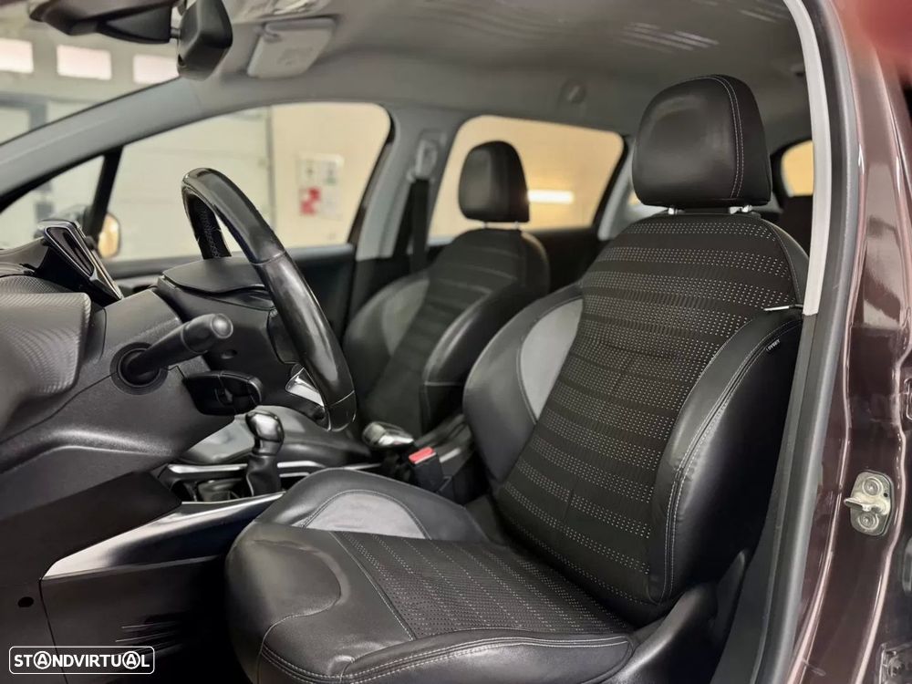 Peugeot 2008 1.6 e-HDi Allure - 24