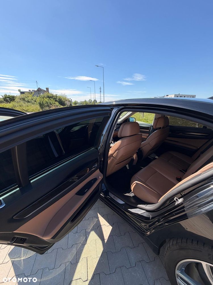 BMW Seria 7 740d xDrive - 9