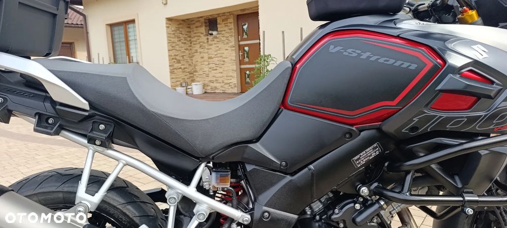 Suzuki V-STROM - 25