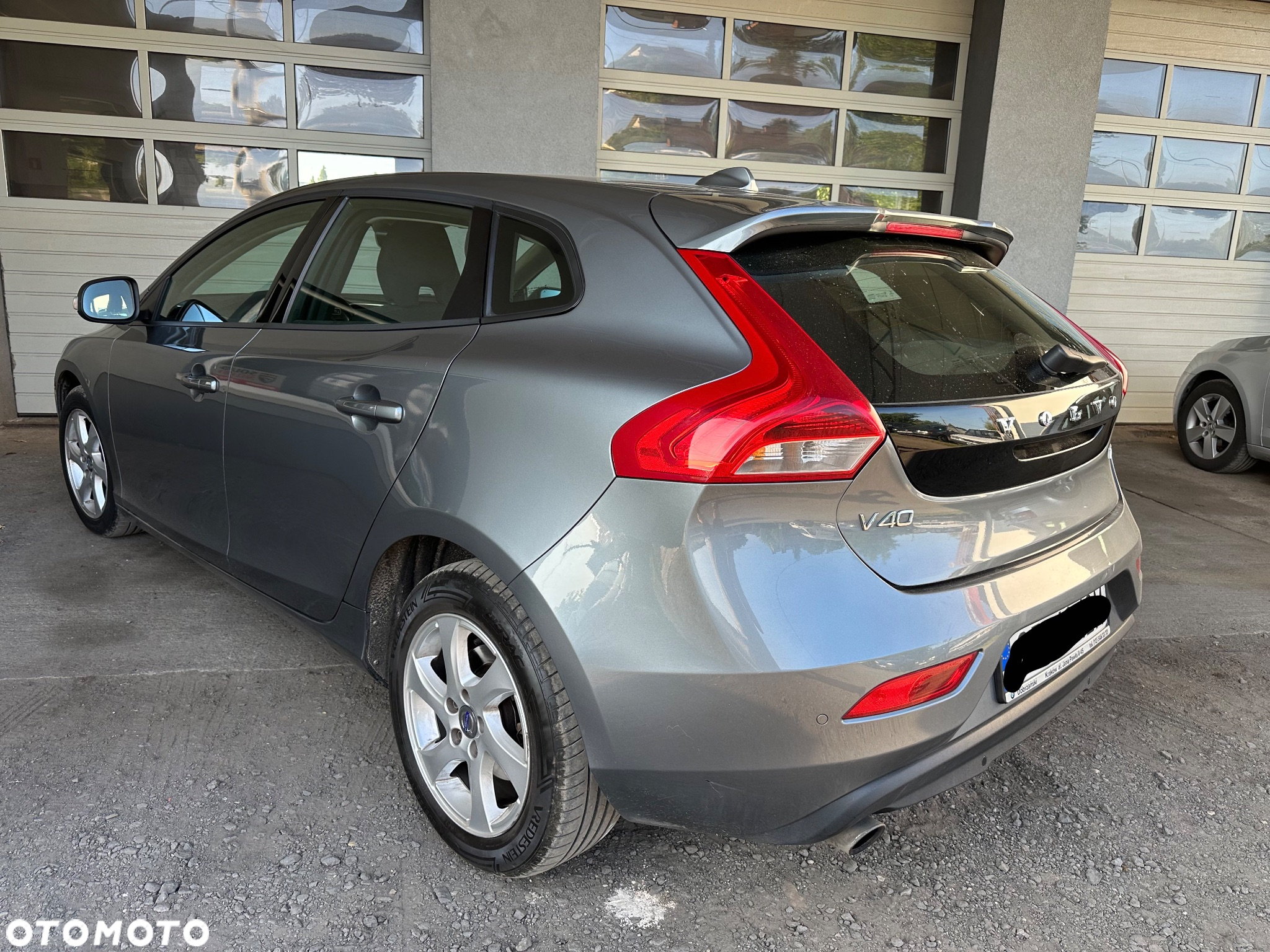 Volvo V40 T3 Drive-E Momentum - 4