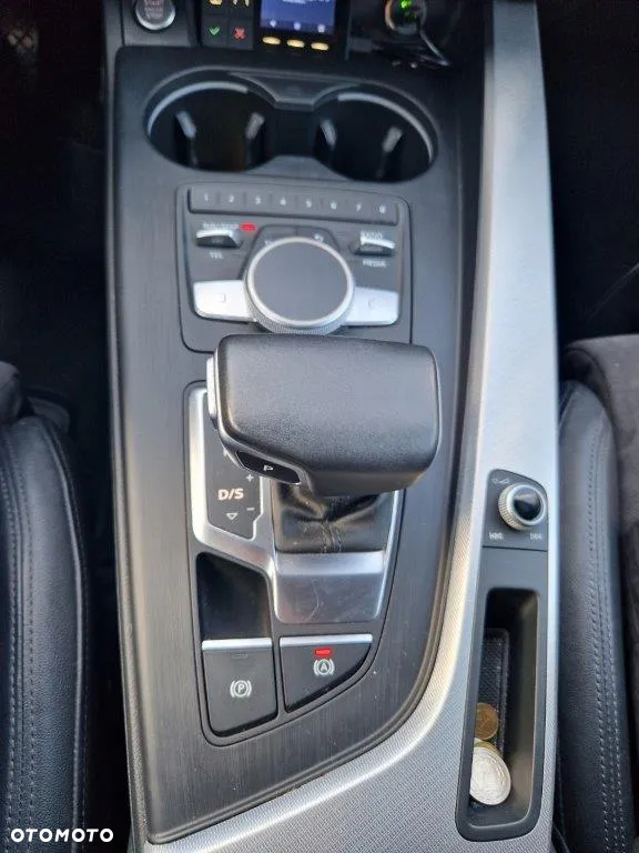 Audi A4 40 TFSI S tronic - 11