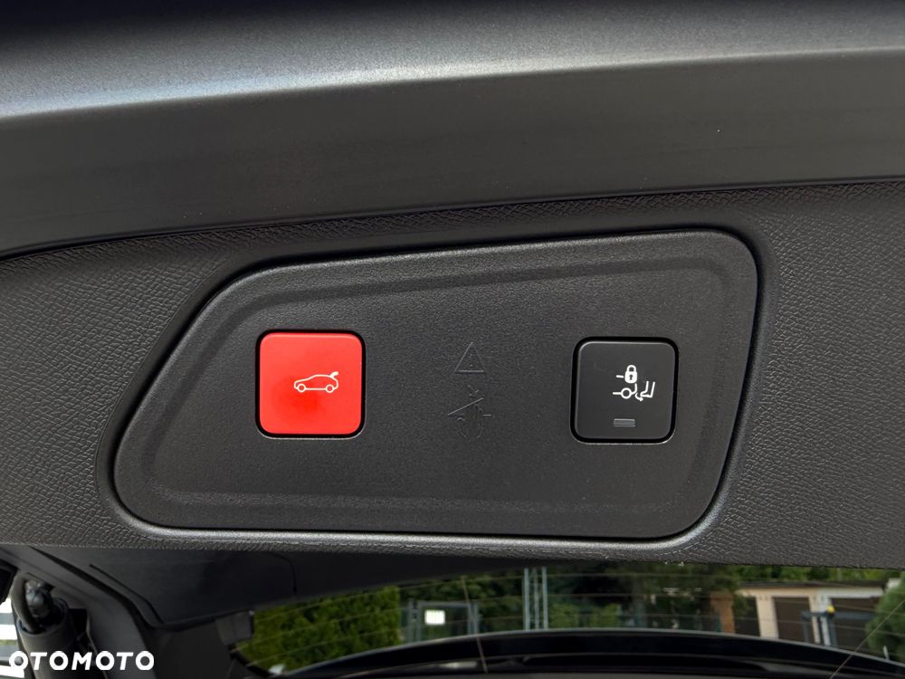 Peugeot 3008 1.6 PureTech HYbrid Allure S&S EAT8 - 20