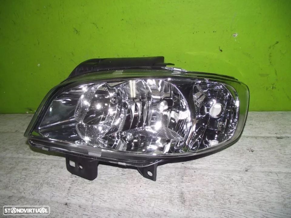 Farol Esquerdo Seat Ibiza - 1999 / 2003 - 2