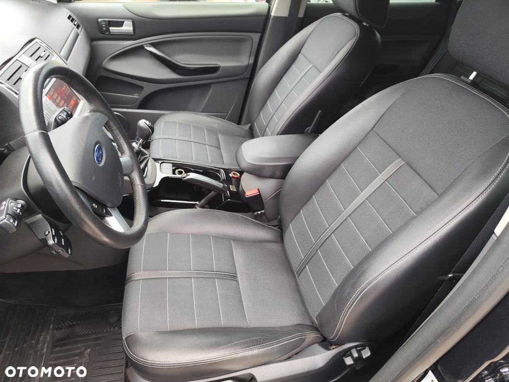 Ford Kuga 2.0 TDCi 4x4 Titanium - 37