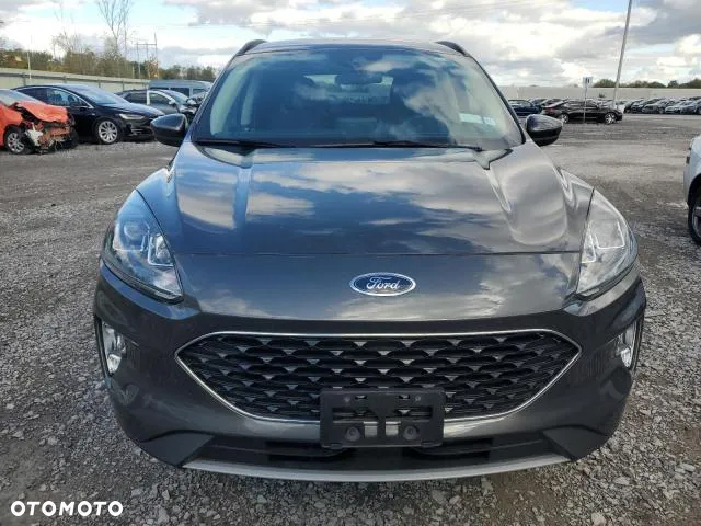 Ford Kuga - 5