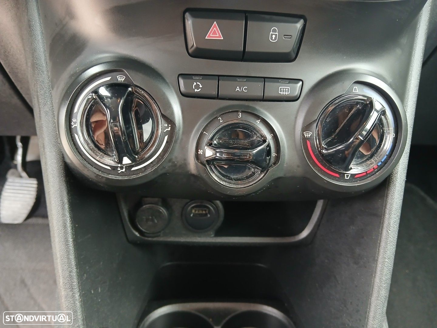Peugeot 208 1.5 BlueHDi Signature - 23