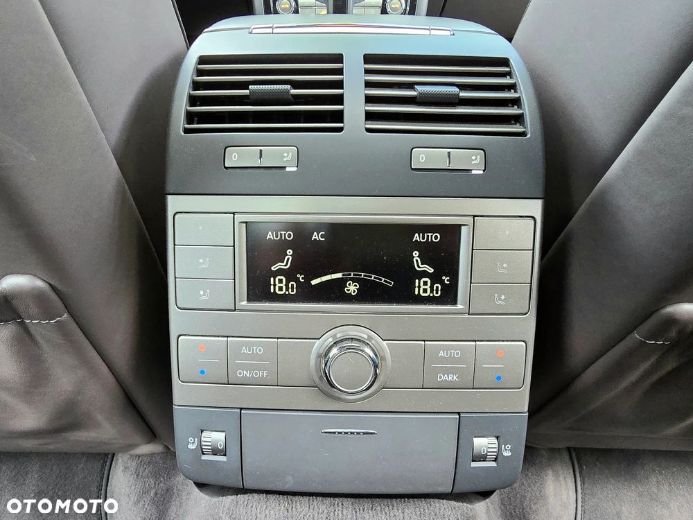Volkswagen Phaeton 4.2 V8 4MOTION Automatik (5 Sitzer) - 26