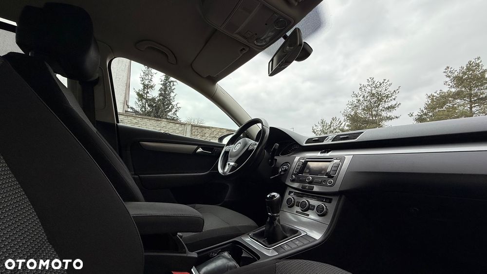 Volkswagen Passat 2.0 TDI Comfortline - 30
