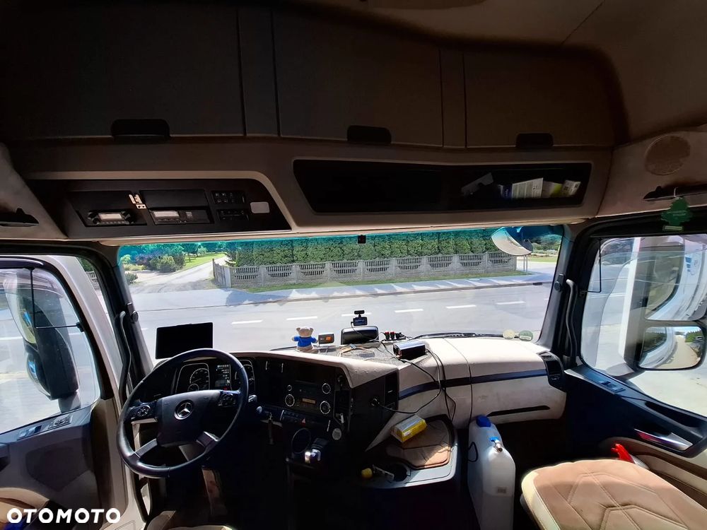 Mercedes-Benz 1840 - 8