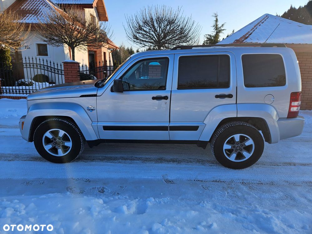 Jeep Liberty 3.7 4x4 - 25