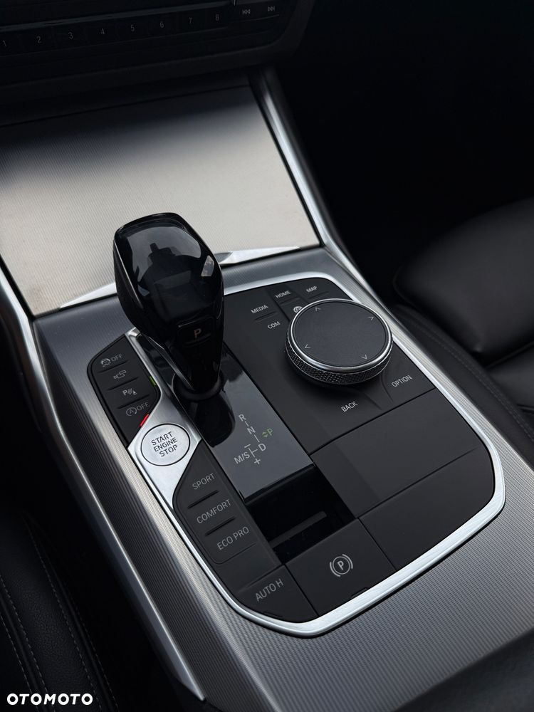 BMW Seria 3 320d Luxury Line sport - 12