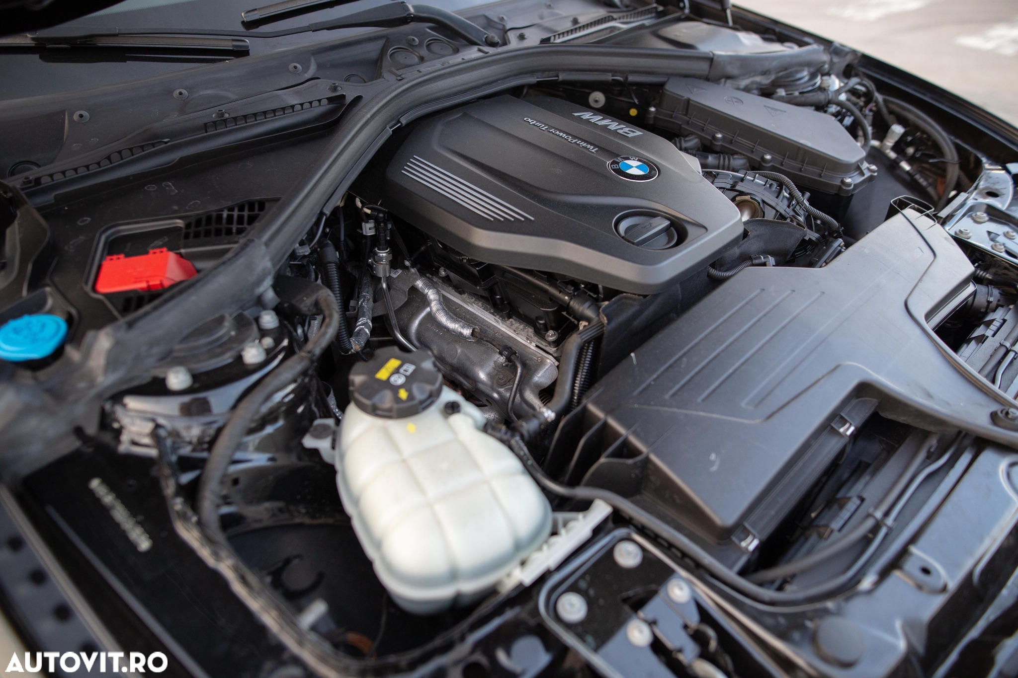 BMW Seria 3 318d Touring Aut. Luxury Line - 30